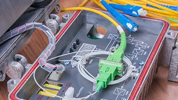 Sistemas de fibra óptica Fibra óptica